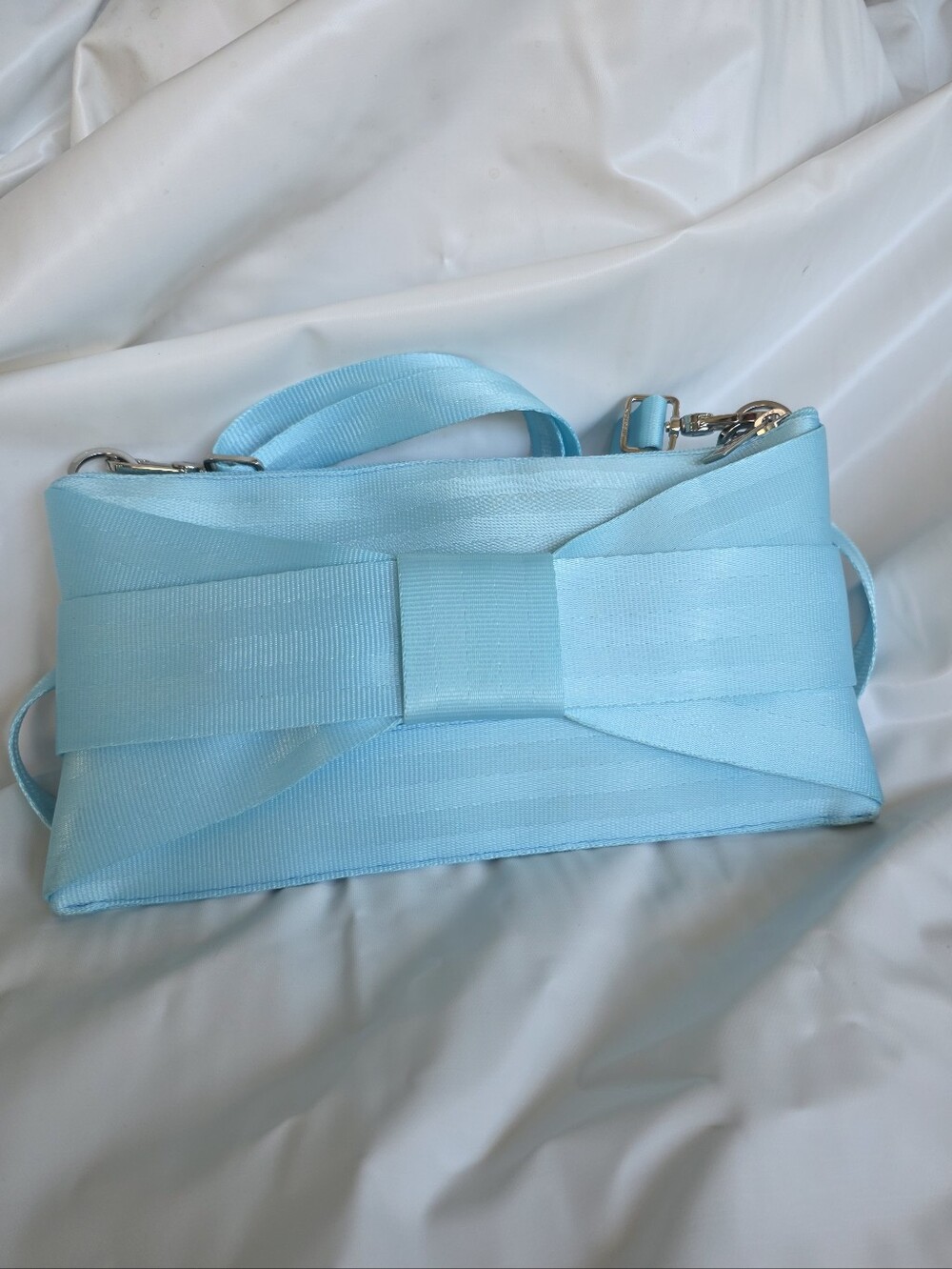 HARVEYS Lola Bow Clutch Maliblue Seatbelt Crossbody Bag Babyblue - Picture 2 of 16